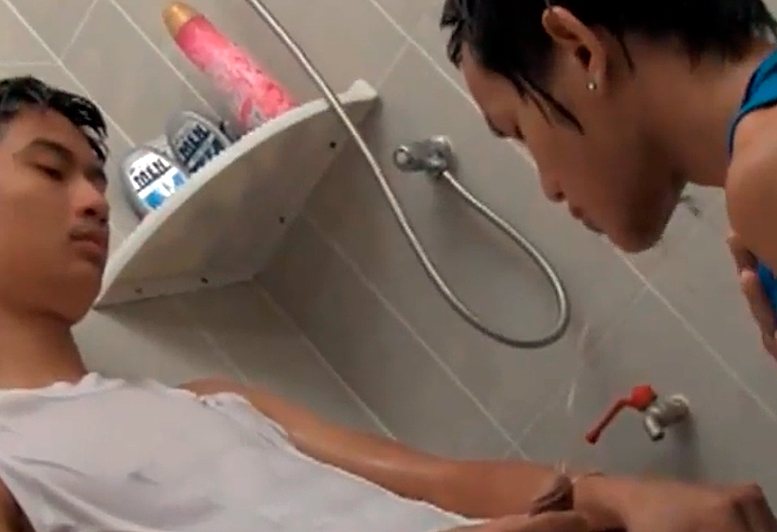 Video asian gay boy pissing and fucking bareback