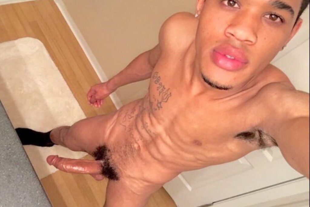 #ChulazoDelDía latin boy naked